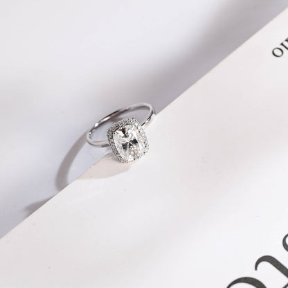 Stunning 1.0 - 2.0 CT Elongated Cushion Moissanite Engagement Ring With Halo Design 3